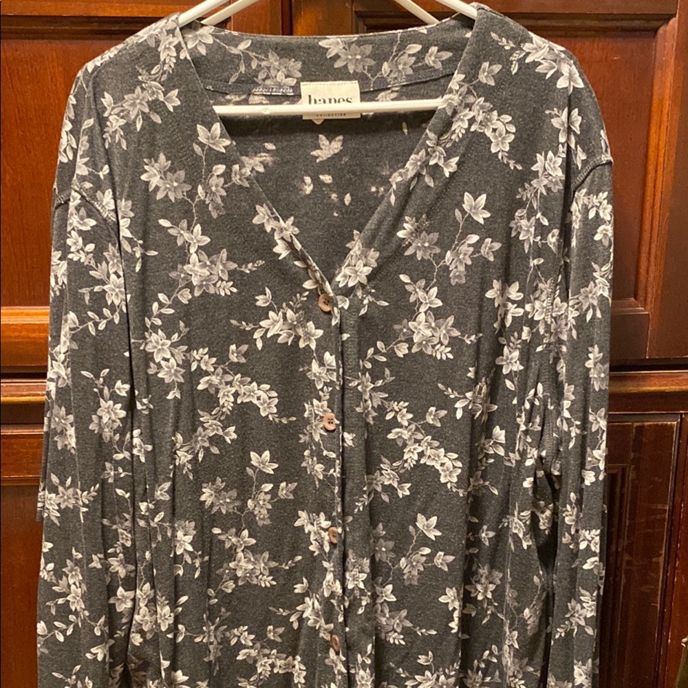 Vintage Hanes Gray Floral Button-Up Tunic and matching top two piece set